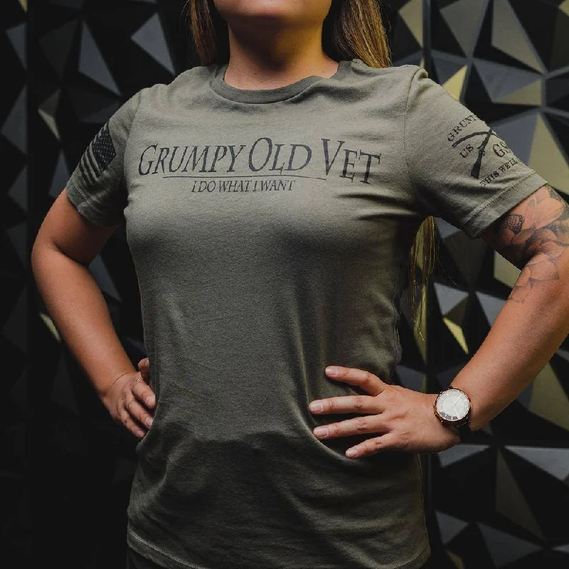 Women's Grumpy Old Vet Relaxed Fit T-Shirt - Military Green