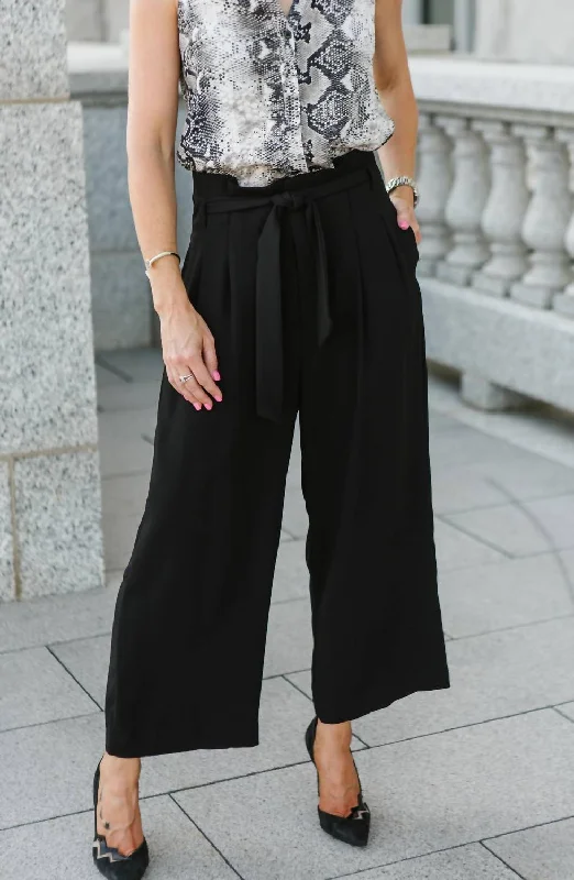 Paperbag Crop Pant In Black