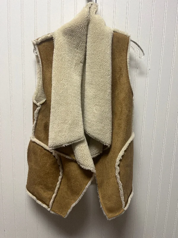 Vest Faux Fur & Sherpa By Clothes Mentor In Tan & White, Size: M